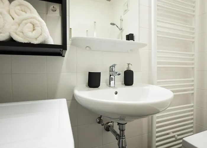 Aesthetic Newly Renovated Located Near Belvedere Castle, 15 Minutes From Stephansplatz Viena